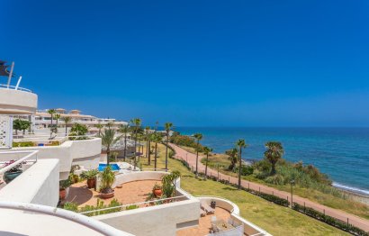 Resale - Apartment - Middle Floor Apartment - Estepona - Estepona Centro