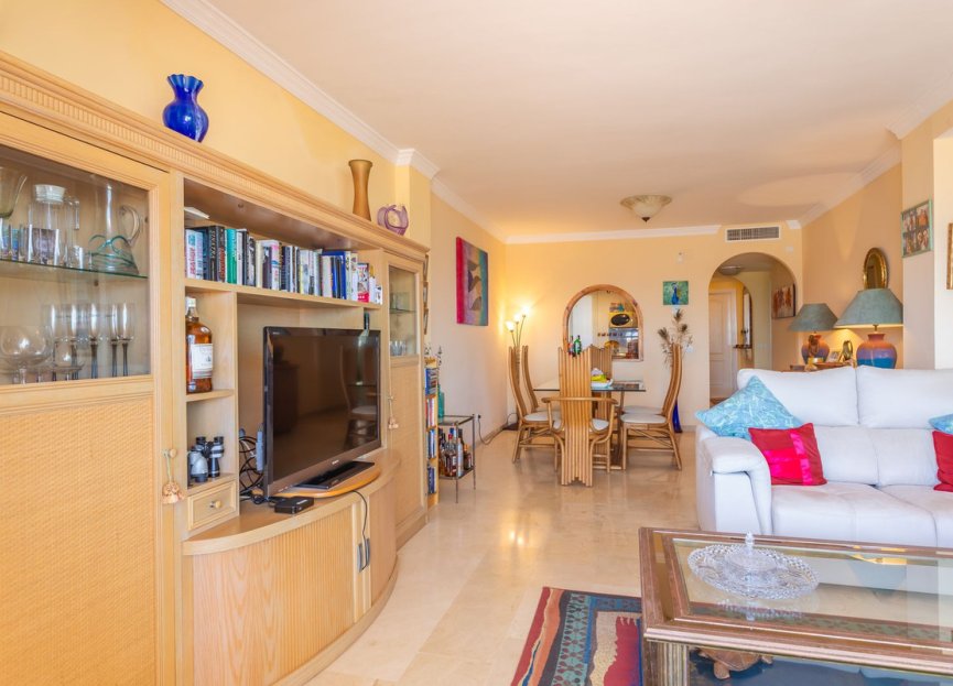 Resale - Apartment - Middle Floor Apartment - Estepona - Estepona Centro