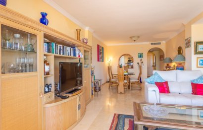 Resale - Apartment - Middle Floor Apartment - Estepona - Estepona Centro