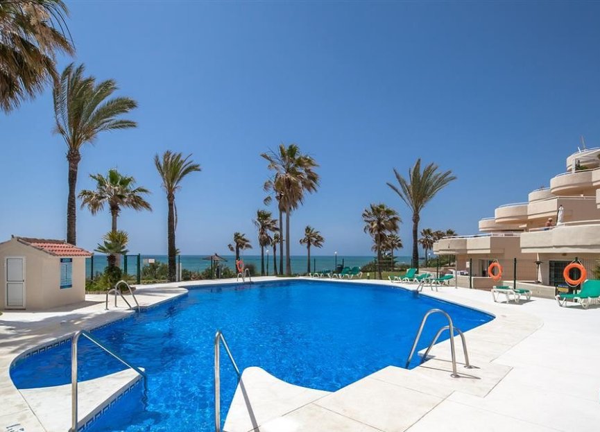 Resale - Apartment - Middle Floor Apartment - Estepona - Estepona Centro