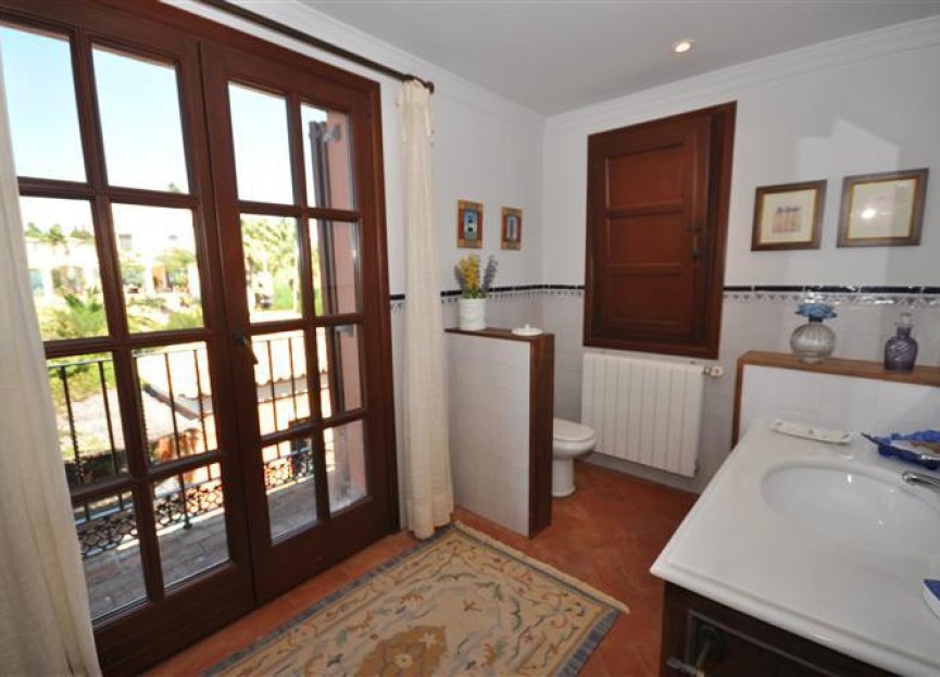 Resale - House - Detached Villa - Manilva - La Duquesa