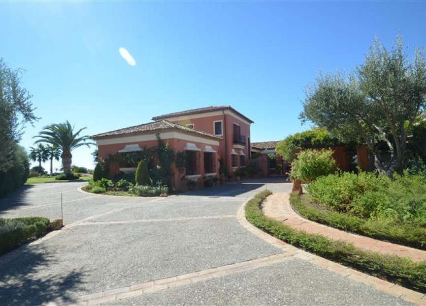 Resale - House - Detached Villa - Manilva - La Duquesa