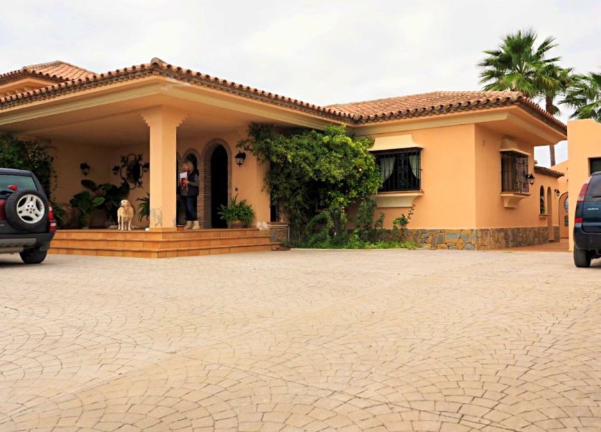 Reventa - House - Detached Villa - Estepona - Estepona Centro