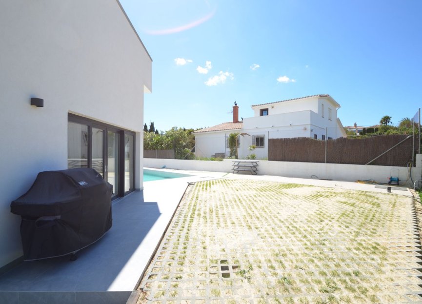 Reventa - House - Detached Villa - Estepona - Estepona Centro