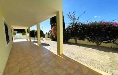 Resale - House - Detached Villa - Estepona - Estepona Centro