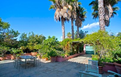 Resale - House - Finca - Cortijo - Estepona - Estepona Centro