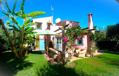 Resale - House - Finca - Cortijo - Estepona - Estepona Centro