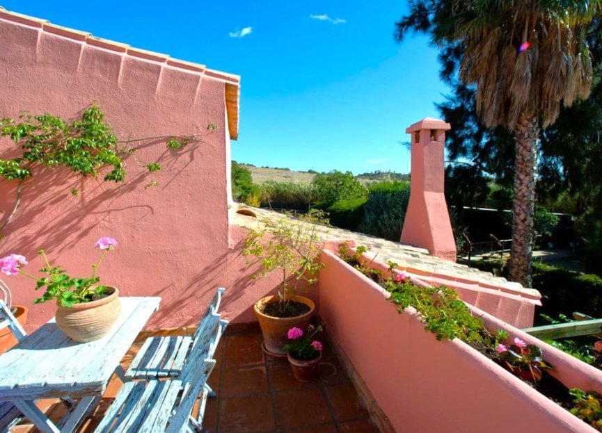 Resale - House - Finca - Cortijo - Estepona - Estepona Centro