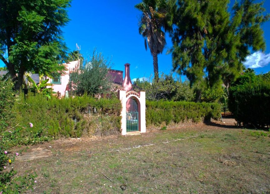 Resale - House - Finca - Cortijo - Estepona - Estepona Centro