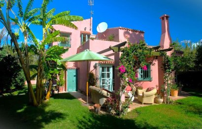 Resale - House - Finca - Cortijo - Estepona - Estepona Centro