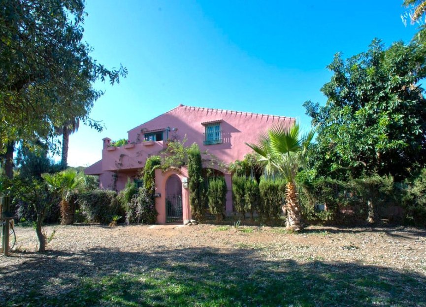 Resale - House - Finca - Cortijo - Estepona - Estepona Centro