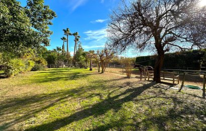 Resale - House - Finca - Cortijo - Estepona - Estepona Centro