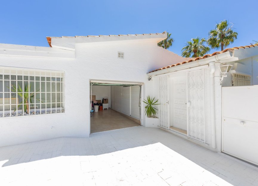 Resale - House - Detached Villa - Marbella - Guadalmina Alta