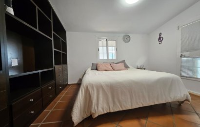 Resale - House - Townhouse - Casares - Casares Centro