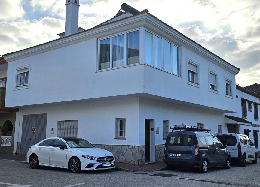 Resale - House - Townhouse - Casares - Casares Centro