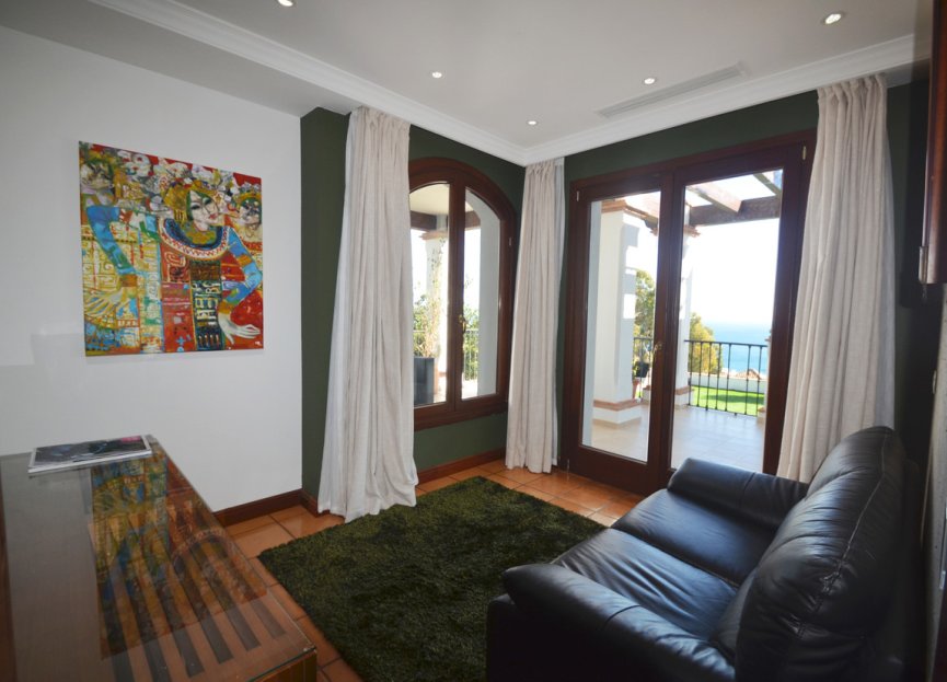 Resale - House - Detached Villa - Manilva - La Duquesa