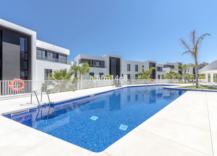 Resale - Apartment - Penthouse - Marbella - Nueva Andalucia