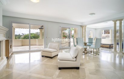 Resale - Apartment - Penthouse - Marbella - Nueva Andalucia