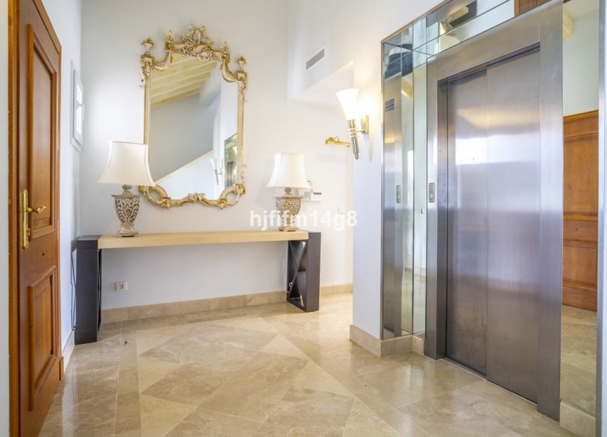 Resale - Apartment - Penthouse - Marbella - Nueva Andalucia