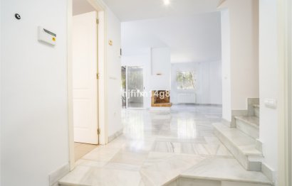 Resale - House - Townhouse - Marbella - Nueva Andalucia