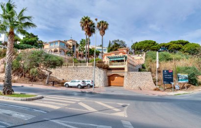 Resale - House - Detached Villa - Benalmádena - Benalmadena Costa