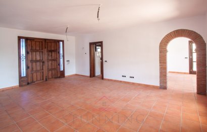 Resale - House - Finca - Cortijo - Casares - Casares Centro