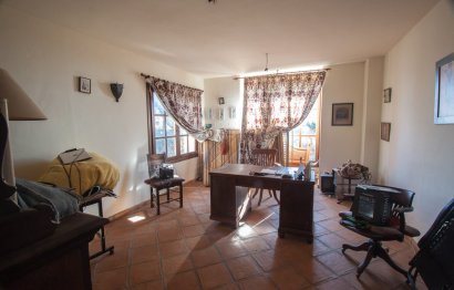 Reventa - House - Finca - Cortijo - Casares - Casares Centro