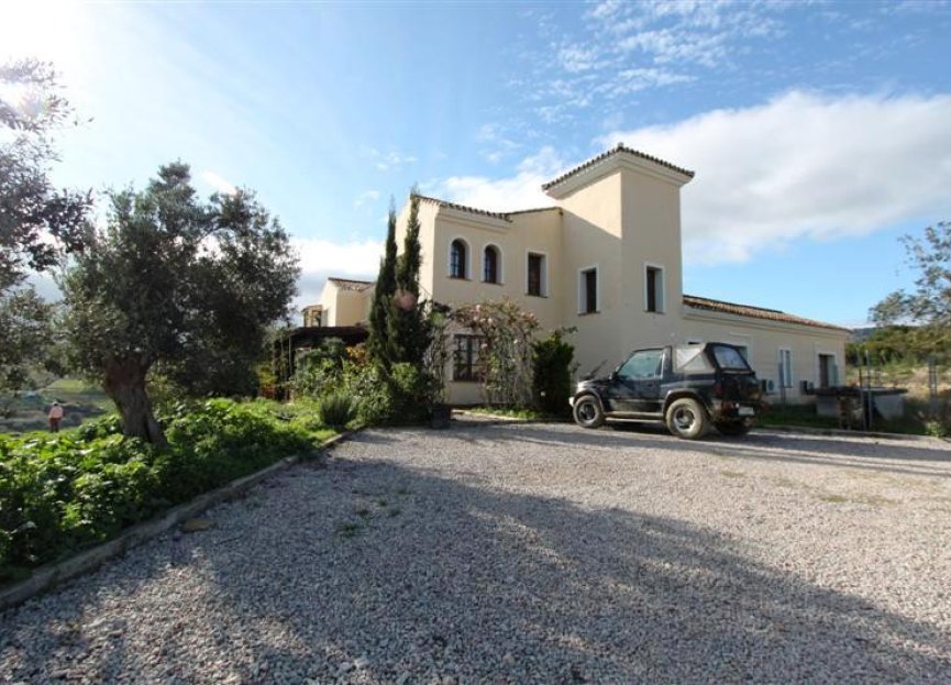 Reventa - House - Finca - Cortijo - Casares - Casares Centro