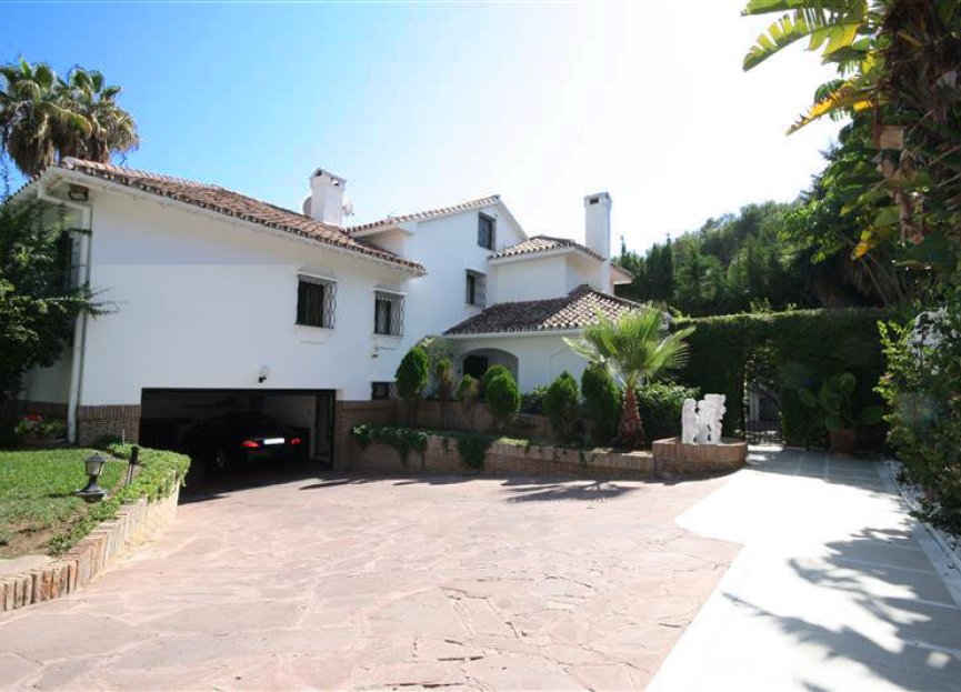 Resale - House - Detached Villa - Marbella - Los Monteros