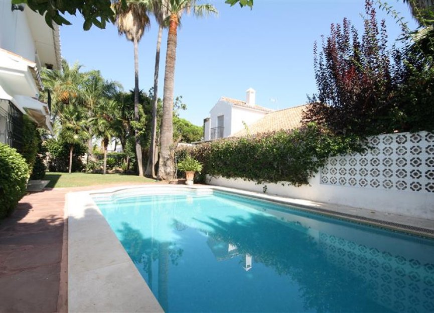 Resale - House - Detached Villa - Marbella - Los Monteros