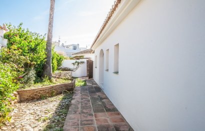 Reventa - House - Detached Villa - Marbella - Las Chapas