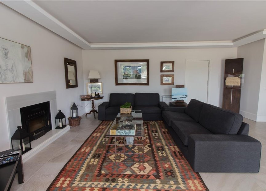 Resale - House - Detached Villa - Marbella - Hacienda Las Chapas