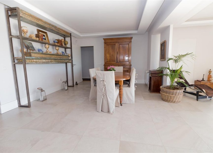 Resale - House - Detached Villa - Marbella - Hacienda Las Chapas