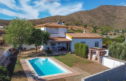 Resale - House - Finca - Cortijo - Mijas