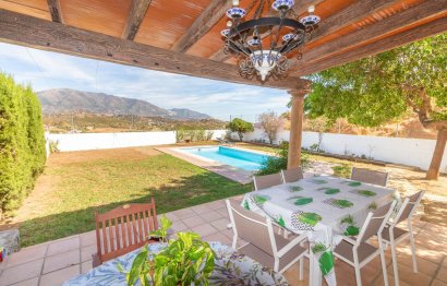 Resale - House - Finca - Cortijo - Mijas