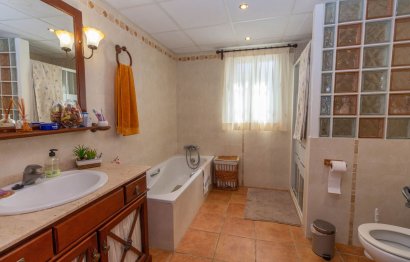 Resale - House - Finca - Cortijo - Mijas