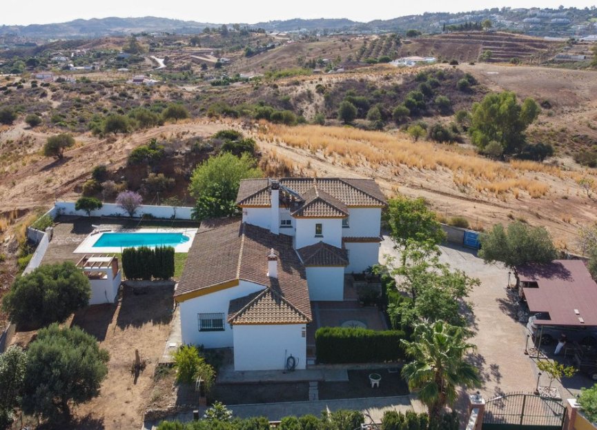 Resale - House - Finca - Cortijo - Mijas