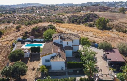 Resale - House - Finca - Cortijo - Mijas