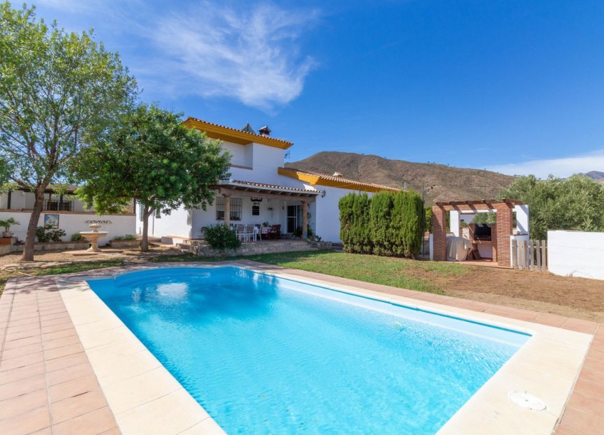 Resale - House - Finca - Cortijo - Mijas