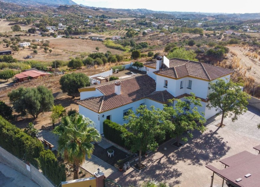 Resale - House - Finca - Cortijo - Mijas