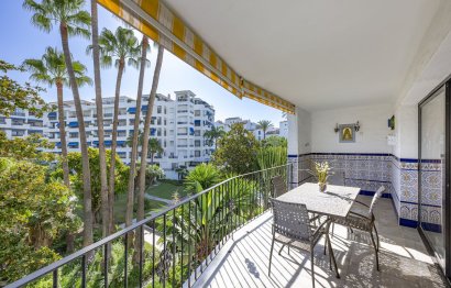 Resale - Apartment - Middle Floor Apartment - Marbella - Puerto Banús