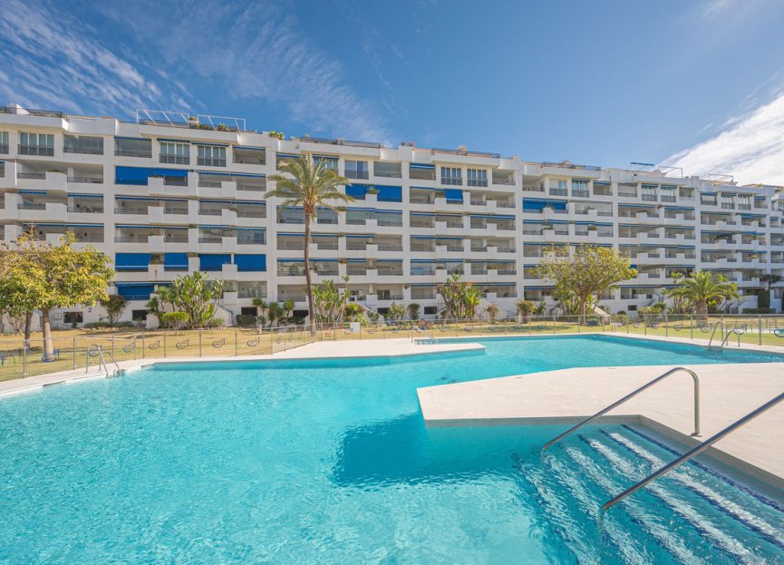 Resale - Apartment - Middle Floor Apartment - Marbella - Puerto Banús