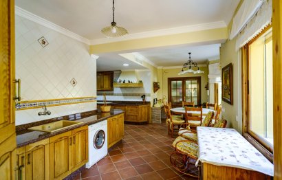 Reventa - House - Detached Villa - Benahavís - Benahavís Centro