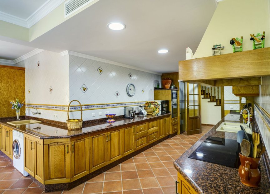 Reventa - House - Detached Villa - Benahavís - Benahavís Centro