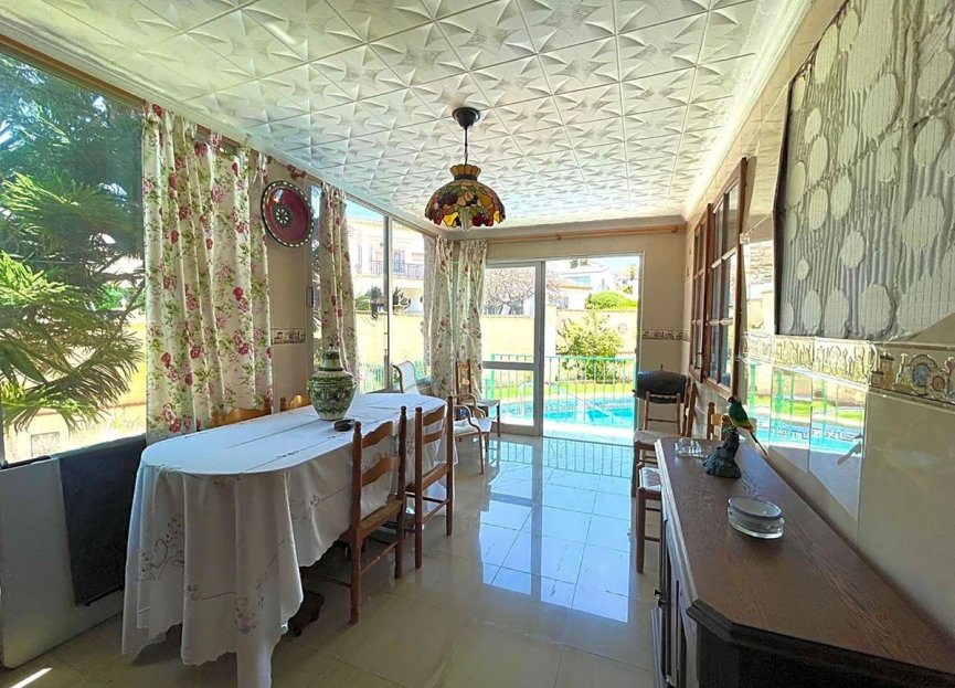 Resale - House - Detached Villa - Benalmádena - Benalmadena Costa