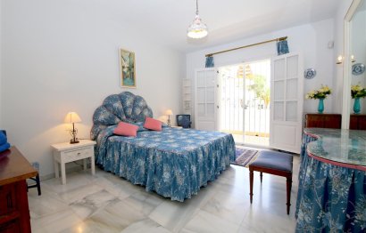 Resale - Apartment - Middle Floor Apartment - Estepona - Estepona Centro