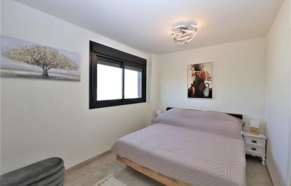 Resale - Apartment - Middle Floor Apartment - Estepona - Estepona Centro