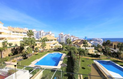 Resale - Apartment - Middle Floor Apartment - Estepona - Estepona Centro