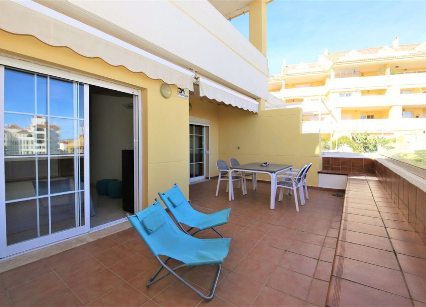 Resale - Apartment - Middle Floor Apartment - Estepona - Estepona Centro