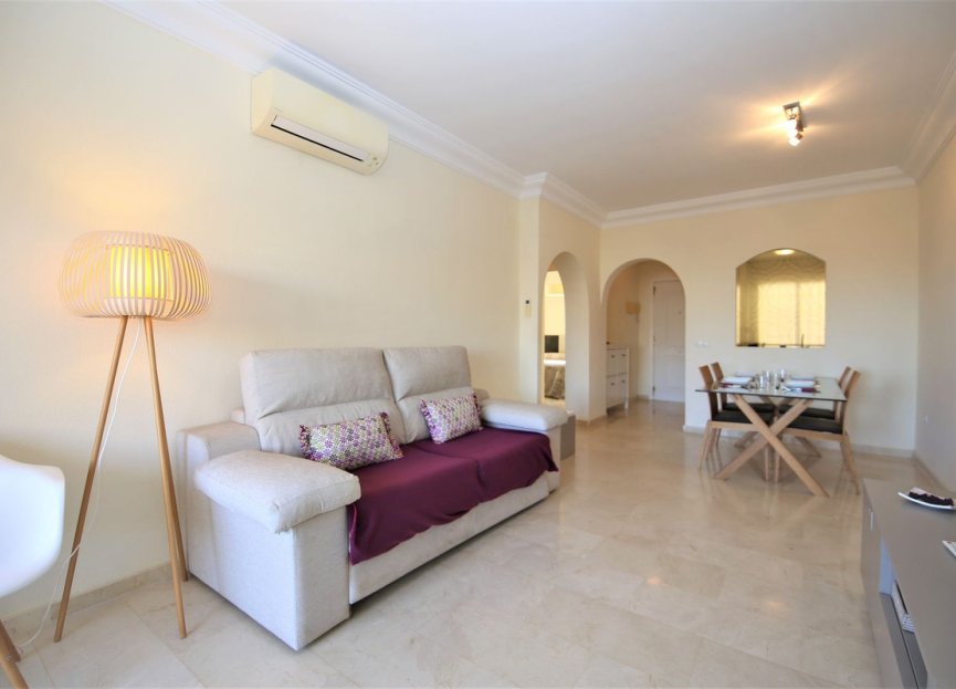 Resale - Apartment - Middle Floor Apartment - Estepona - Estepona Centro